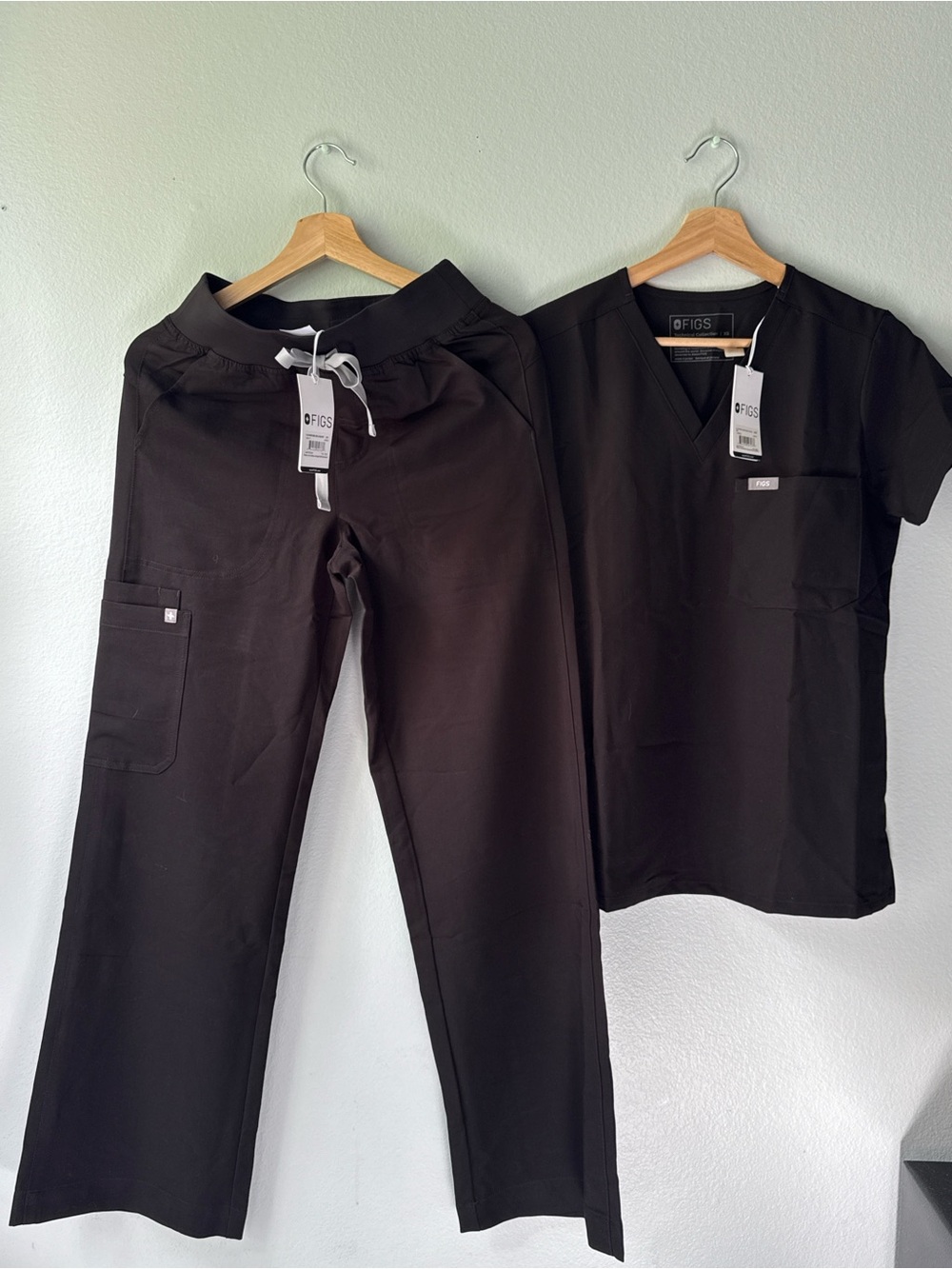 NWT FIGS Black Scrub Set (Catarina Top & High Waisted Isabel Pants)